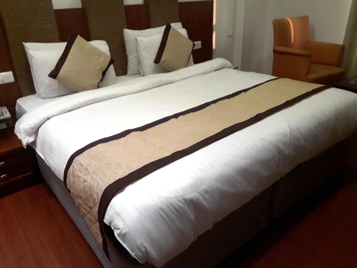 Airport Hotel Golden Bliss Near Delhi Airport New Delhi Exterior photo