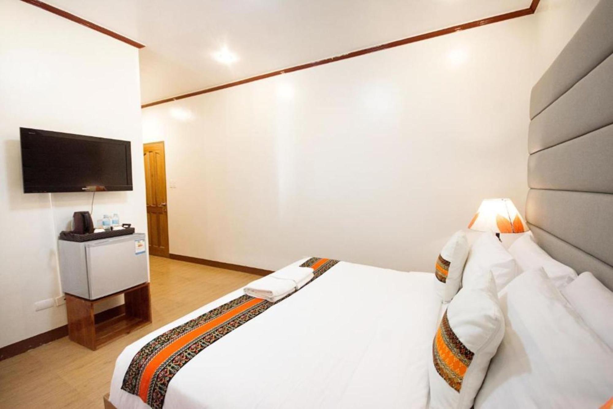 Airport Hotel Golden Bliss Near Delhi Airport New Delhi Exterior photo